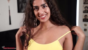 Arap hatun uzun süredir yaraksızlığını gideriyor